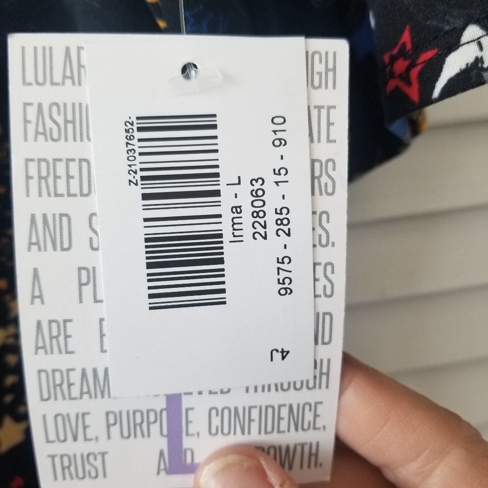 NEW! LuLaRoe Irma top size large - Picture 4 of 6
